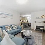 Gorki Park, 15 Apartmán