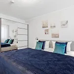 Gorki Park, 15 Apartmán
