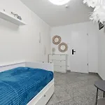 Gorki Park, 15 Apartmán *