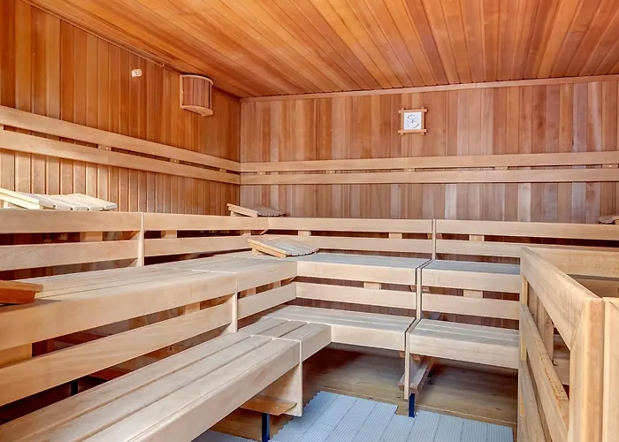 Gorki Park, 15 Apartment *